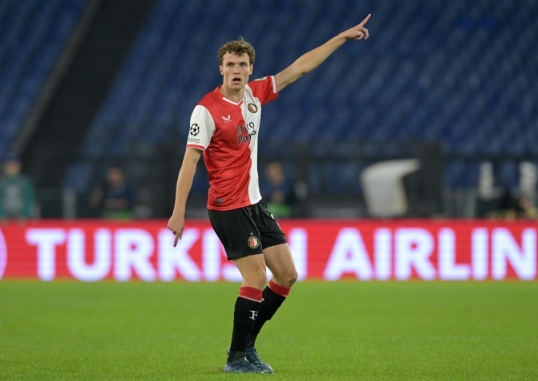 赛场上充满 赛场上充满